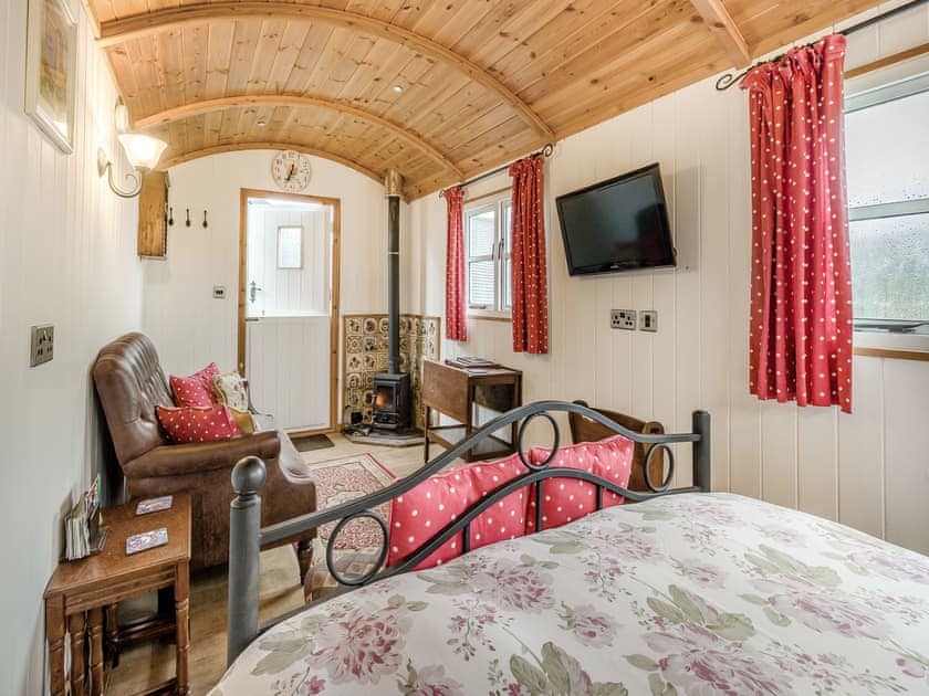 Open plan living space | Shepherds Hut - Morrells Wood Farm, Leighton, near Shrewsbury