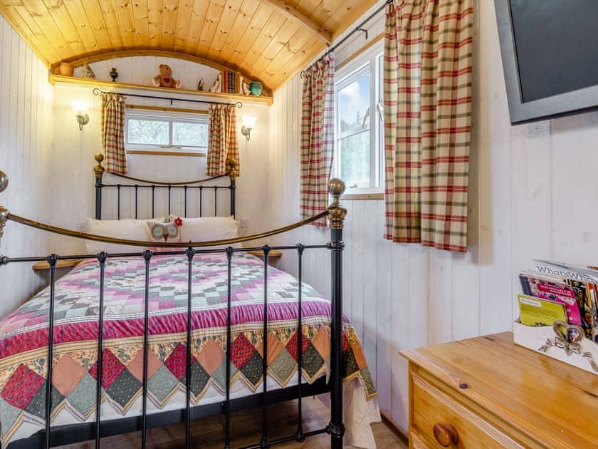 Double bedroom | The Shepherds Rest - Morrells Wood Farm, Leighton, near Shrewsbury