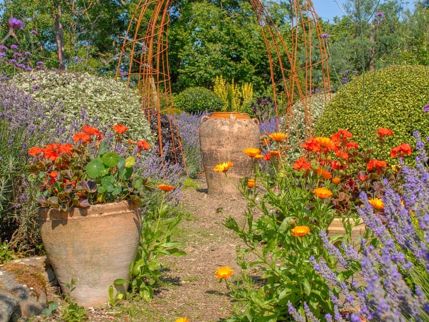 Dyffryn Fernant Gardens  | Aberfelin - Yr Hafan Holiday Cottages, Llanrhian, near Porthgain