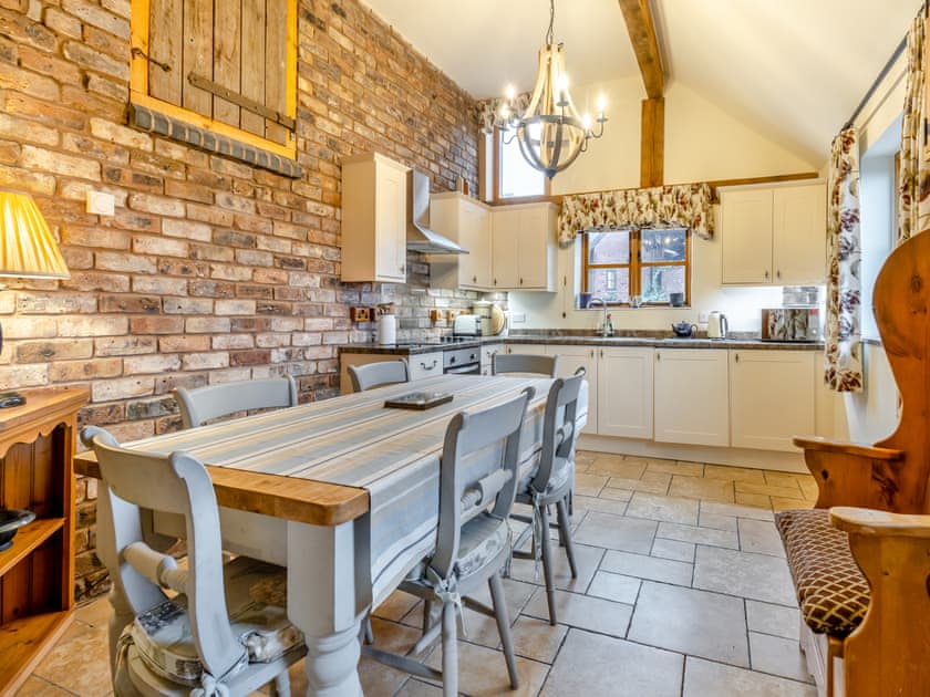 Kitchen/diner | Morells Wood Farm- The Barn - Morells Wood Farm, Leighton, near Shrewsbury