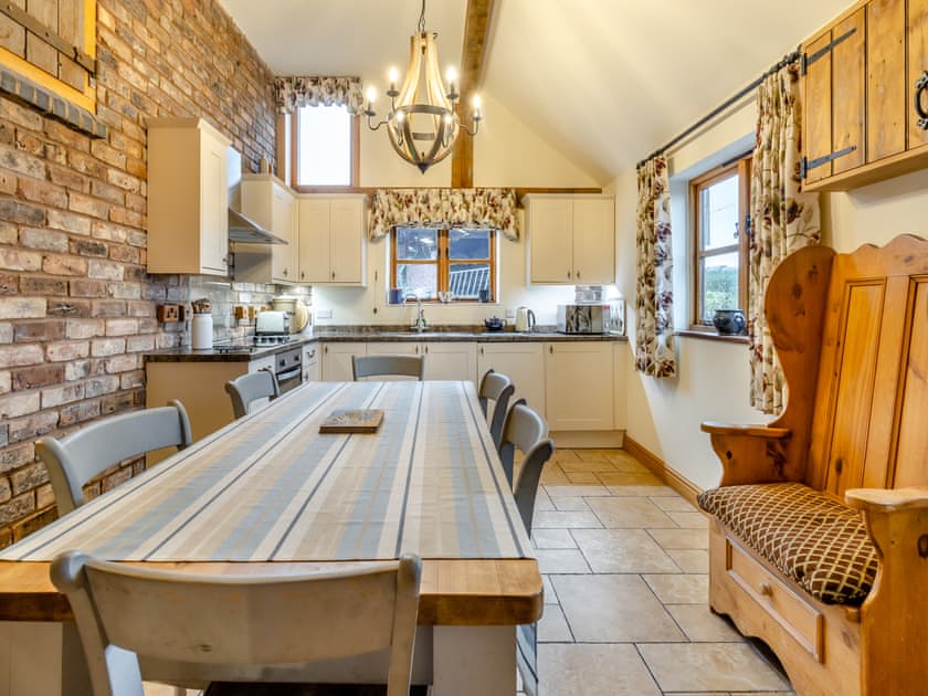 Kitchen/diner | Morells Wood Farm- The Barn - Morells Wood Farm, Leighton, near Shrewsbury
