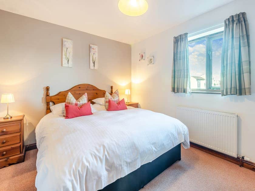 Double bedroom | Chestnut Cottage - Grange Farm Park, Louth