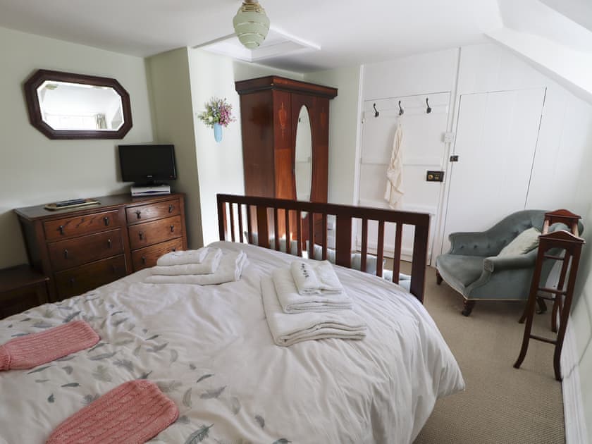 Master bedroom | Ye Olde Cottage, Niton, near Ventnor