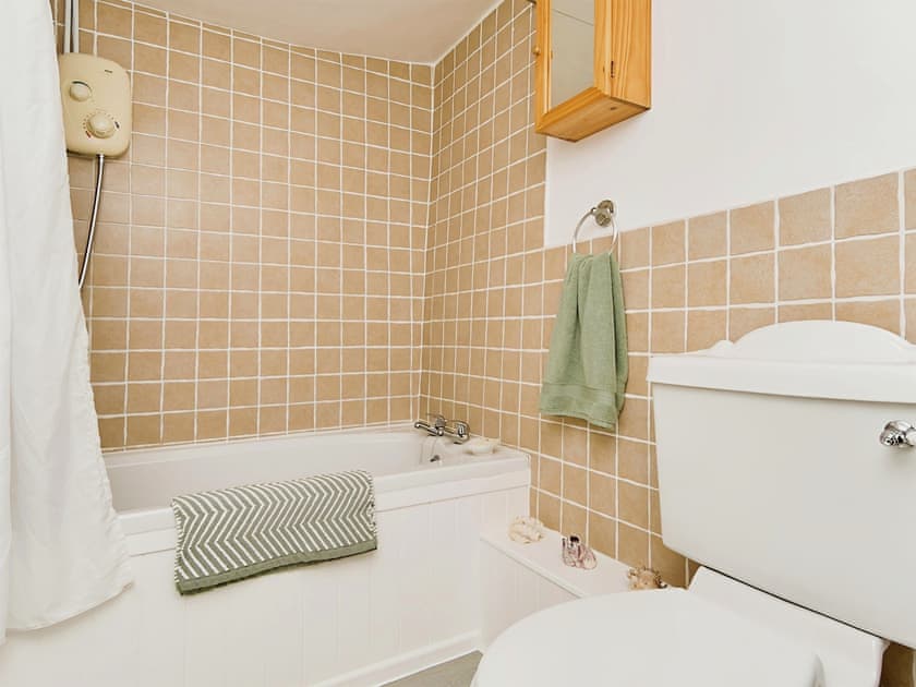 Bathroom | Ye Olde Cottage, Niton, near Ventnor