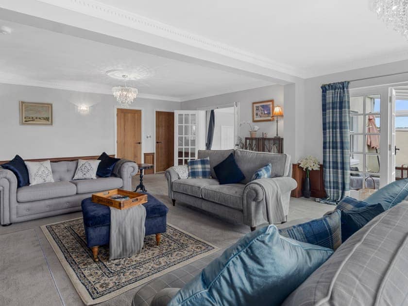 Waterway Court, Neyland