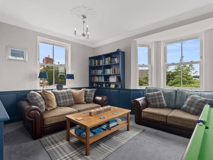 Waterway Court, Neyland