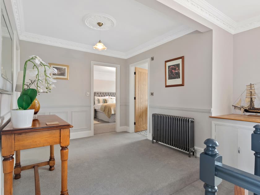 Waterway Court, Neyland
