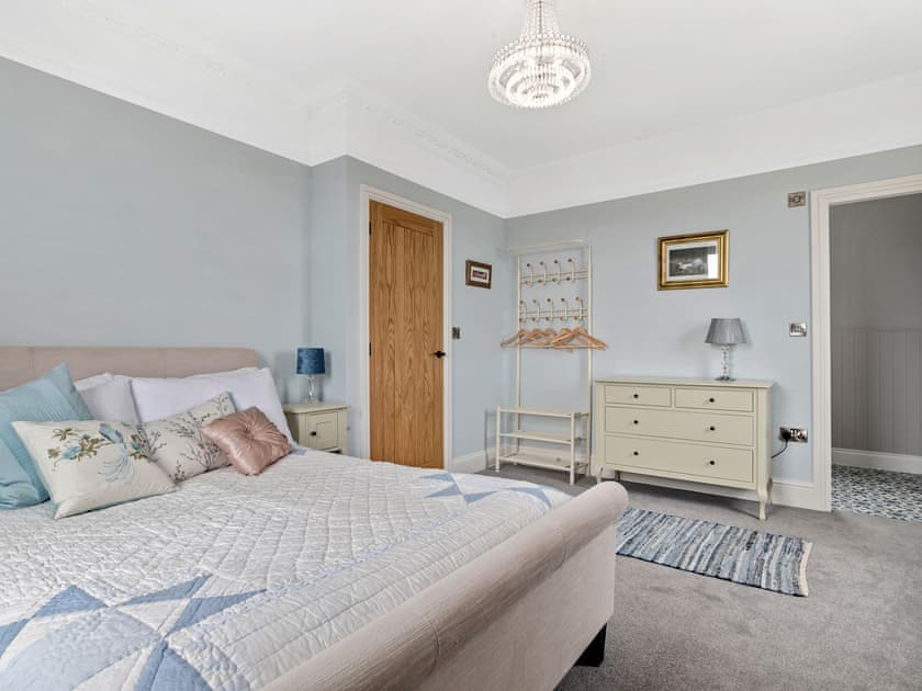 Waterway Court, Neyland