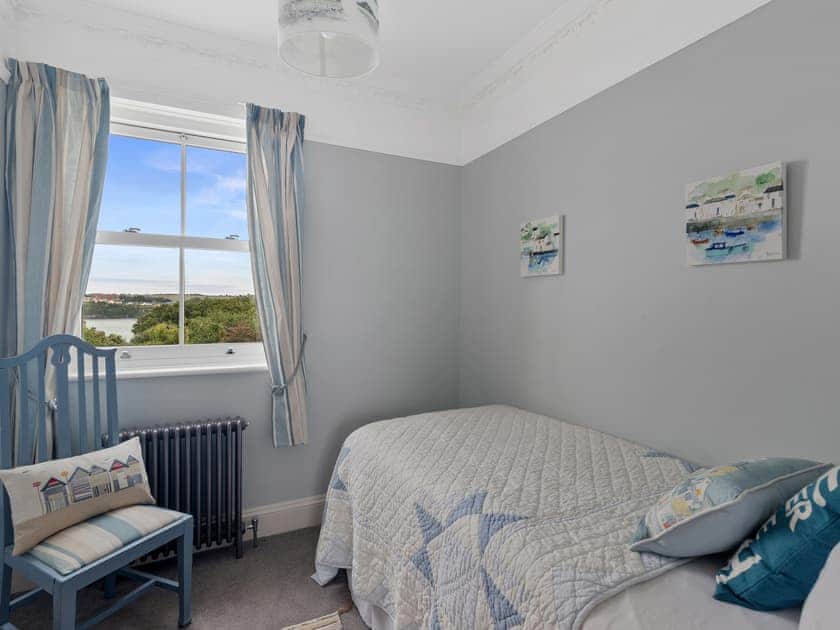 Waterway Court, Neyland