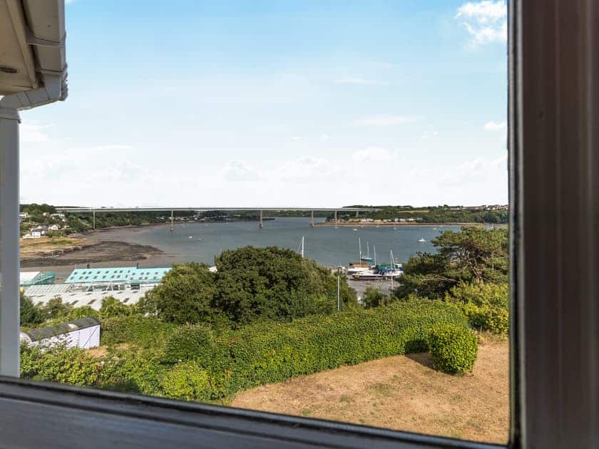 Waterway Court, Neyland
