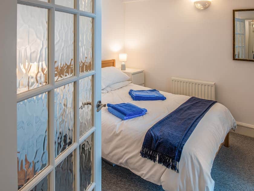 Double bedroom | The Old Canoe Club, Plymouth