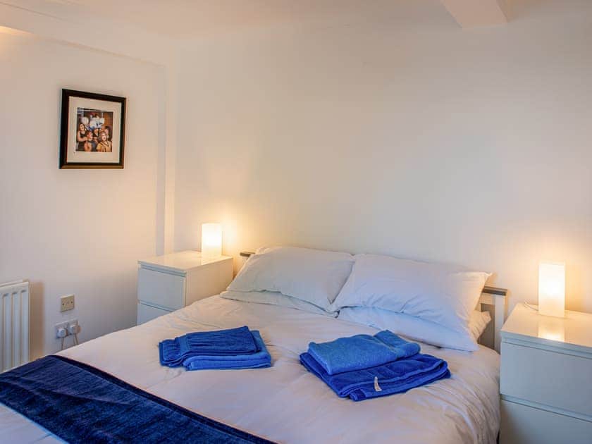 Double bedroom | The Old Canoe Club, Plymouth