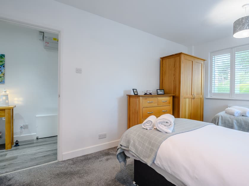 Twin bedroom | Captains Rest, Southbourne, near Bournemouth