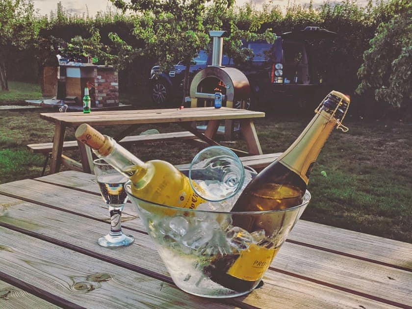 Braeburn Lodge - Tall Trees Glamping, Coxbridge, Glastonbury
