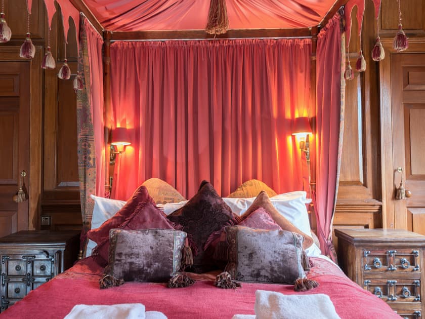 Impressive mahogany four poster bedroom | The Sedgeford Hall - Sedgeford Hall Estate , Sedgeford, near Hunstanton