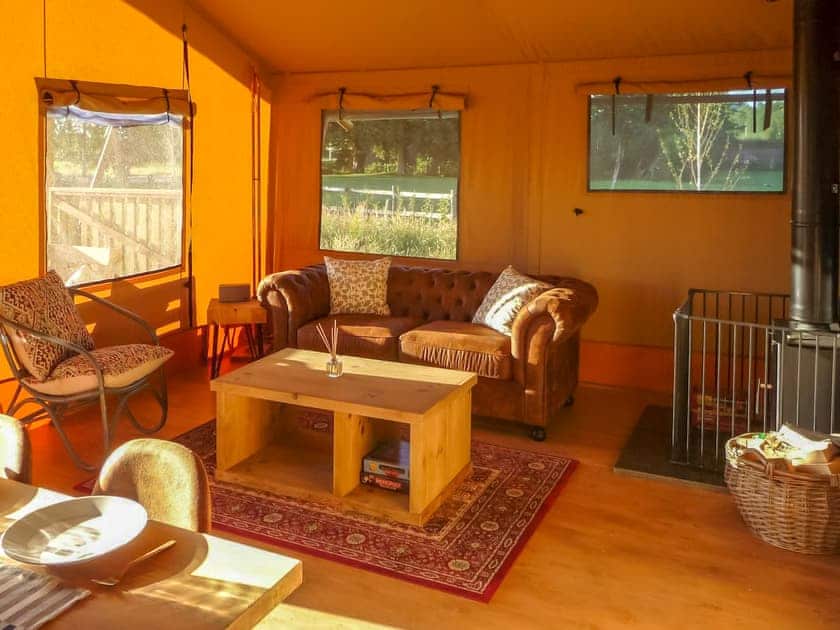 Pippin Lodge - Tall Trees Glamping, Coxbridge, Glastonbury