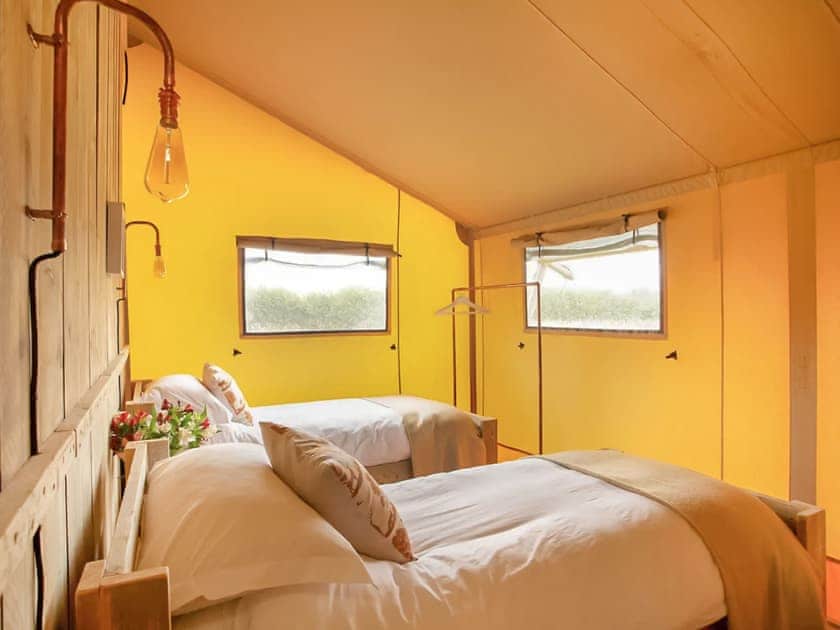Pippin Lodge - Tall Trees Glamping, Coxbridge, Glastonbury