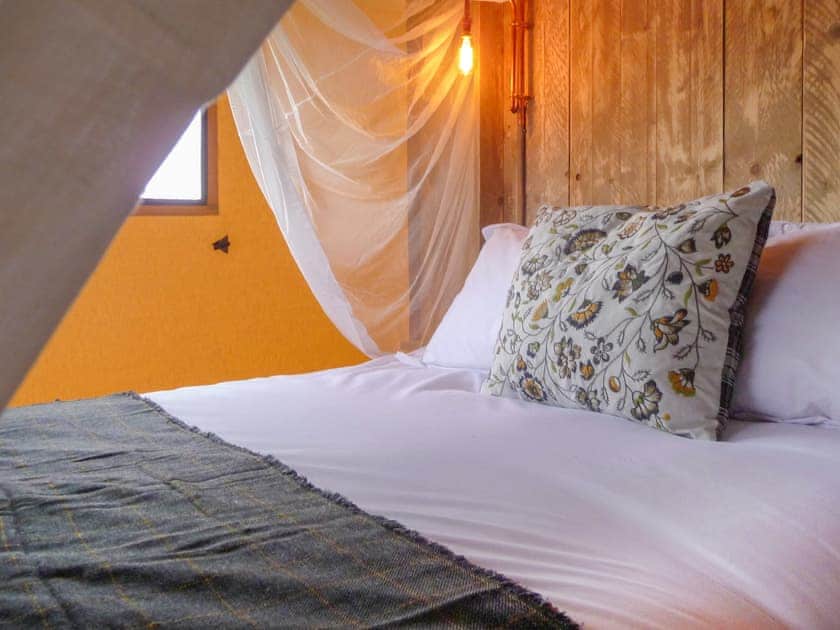 Pippin Lodge - Tall Trees Glamping, Coxbridge, Glastonbury