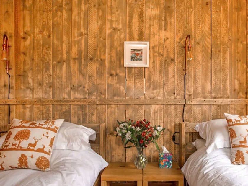 Pippin Lodge - Tall Trees Glamping, Coxbridge, Glastonbury