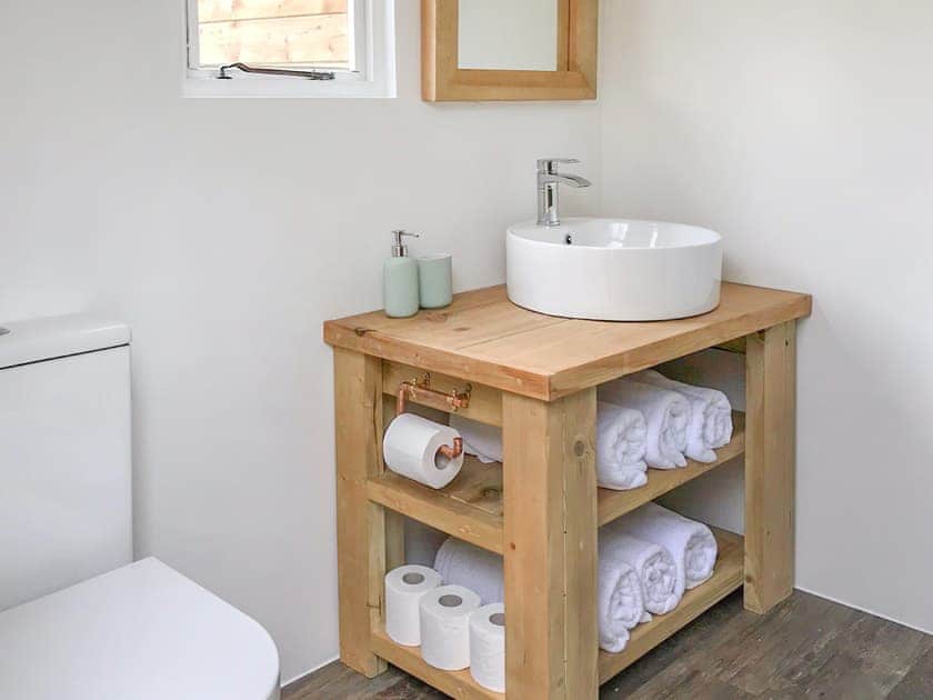 Pippin Lodge - Tall Trees Glamping, Coxbridge, Glastonbury