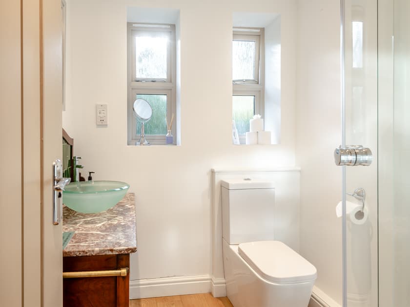 Bathroom | Fig Tree Cottage - The Pentney Abbey Estate, Pentney, King’s Lynn