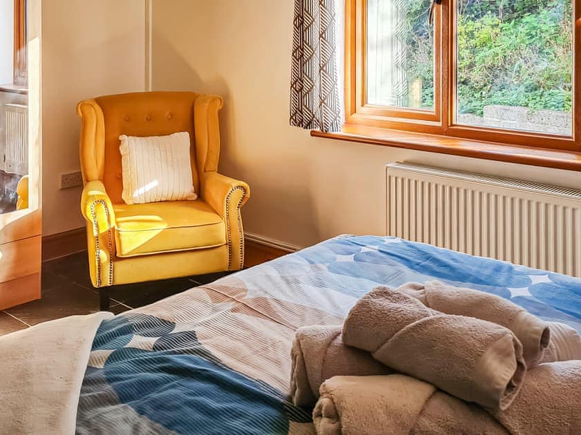 Downstairs, King Size bedroom  | Ty’n-y-Canol, Johnston, near Haverfordwest
