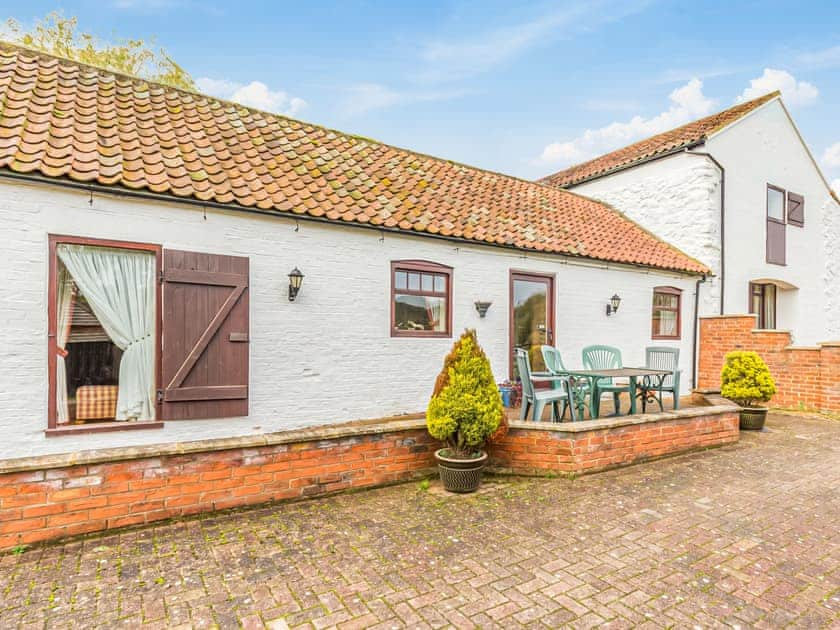 Exterior | Anvil Cottage - Grimblethorpe Hall, Louth