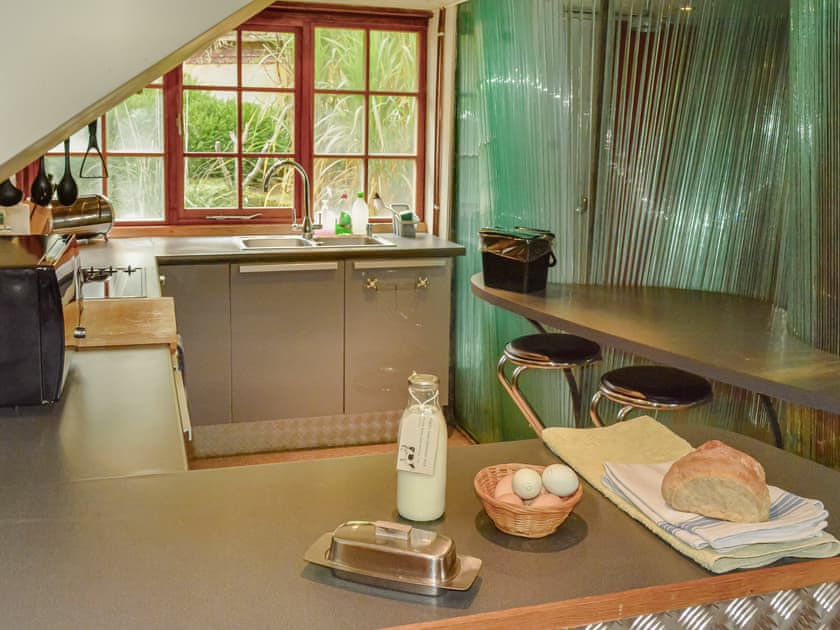 Kitchen | Xidong Cottage - Squire Farm, Bishops Castle