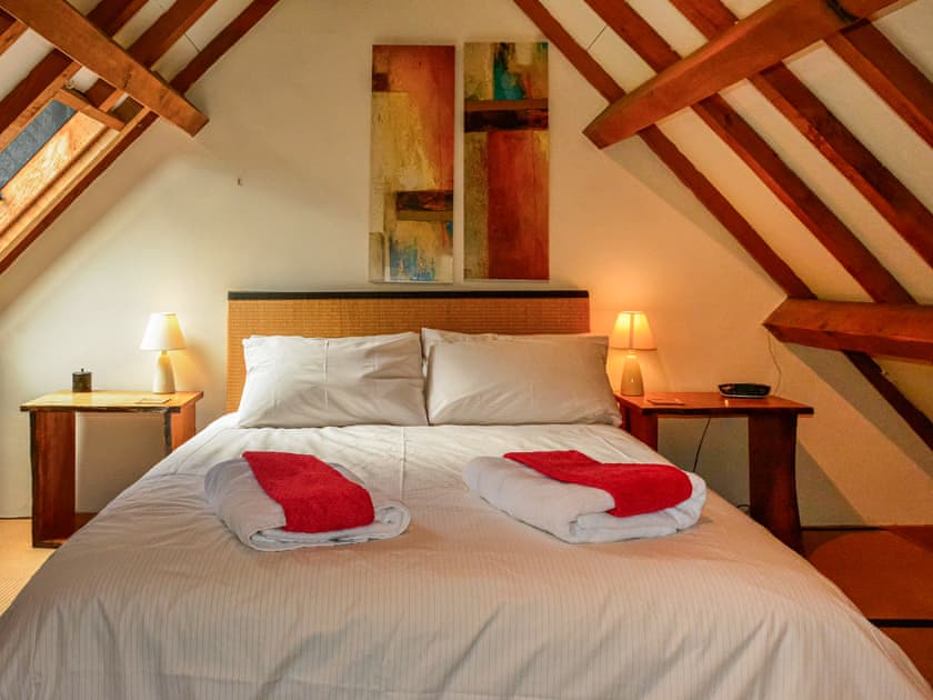 Double bedroom | Xidong Cottage - Squire Farm, Bishops Castle