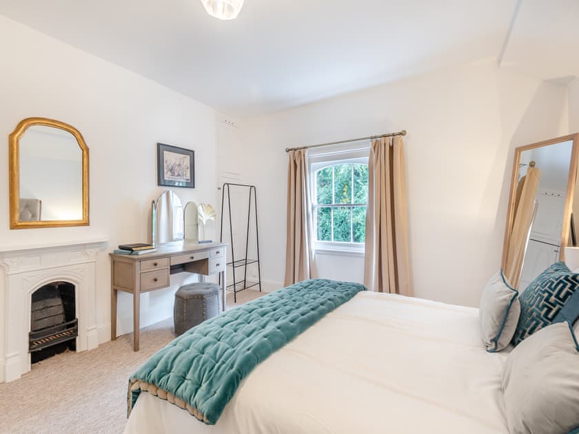 Double bedroom | Norwood Park- North Lodge - Norwood Park, All Nottinghamshire