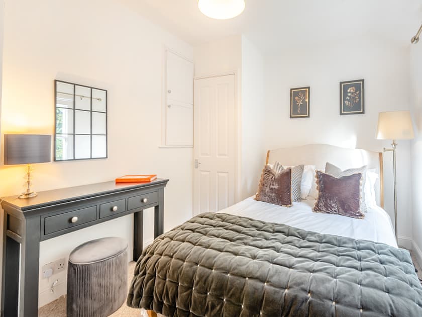 Double bedroom | Norwood Park- North Lodge - Norwood Park, All Nottinghamshire