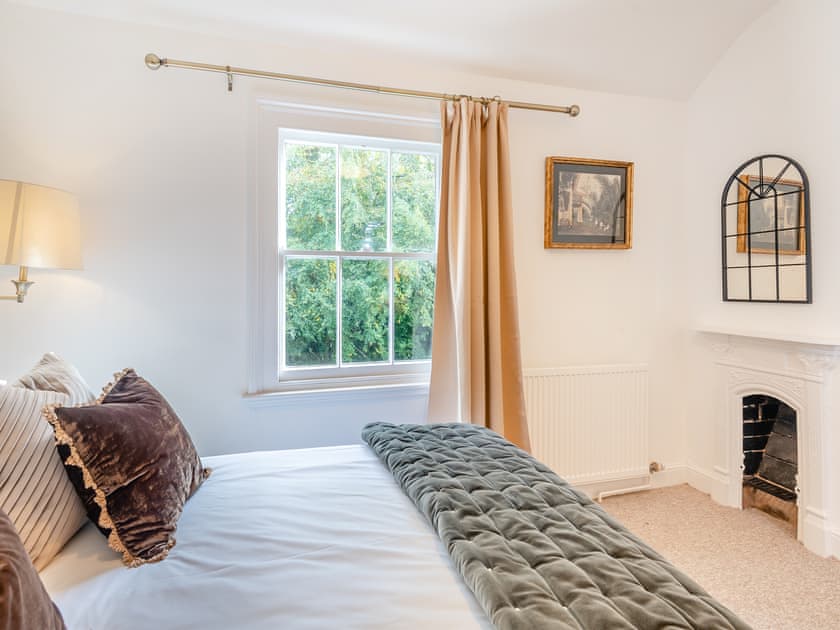 Double bedroom | Norwood Park- North Lodge - Norwood Park, All Nottinghamshire