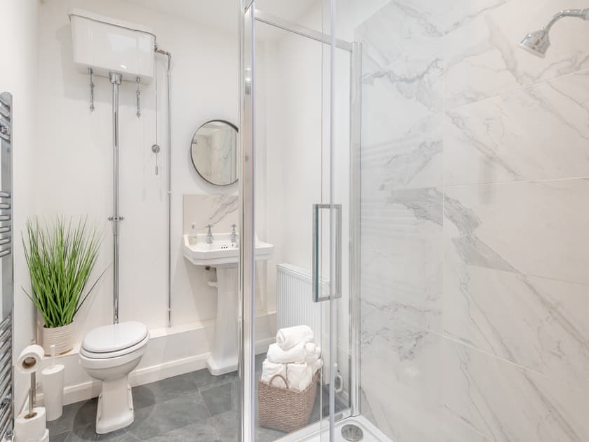 Bathroom | Norwood Park- North Lodge - Norwood Park, All Nottinghamshire
