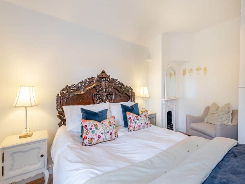 Double bedroom | Norwood Park- South Lodge - Norwood Park, All Nottinghamshire