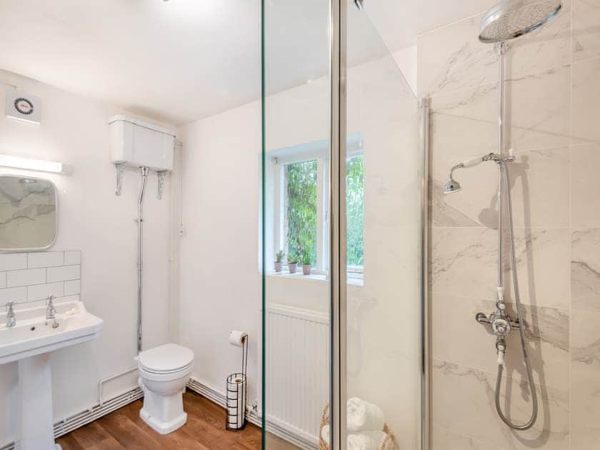 Bathroom | Norwood Park- South Lodge - Norwood Park, All Nottinghamshire
