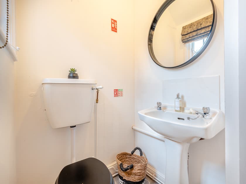 Bathroom | Norwood Park- South Lodge - Norwood Park, All Nottinghamshire