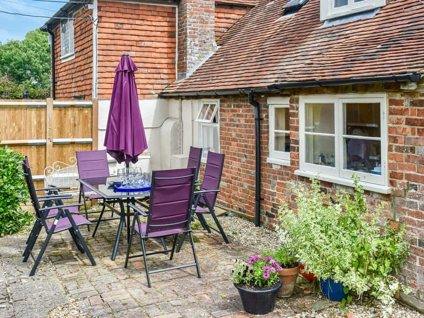 Sitting-out-area | Appletree Cottage, Peasmarsh
