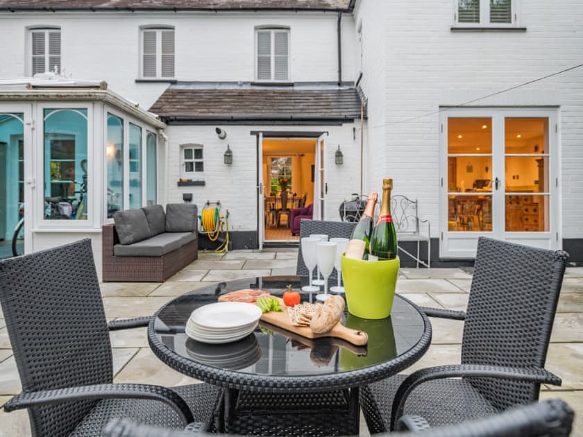 Sitting-out-area | Victoria Cottage, Mudeford, near Christchurch