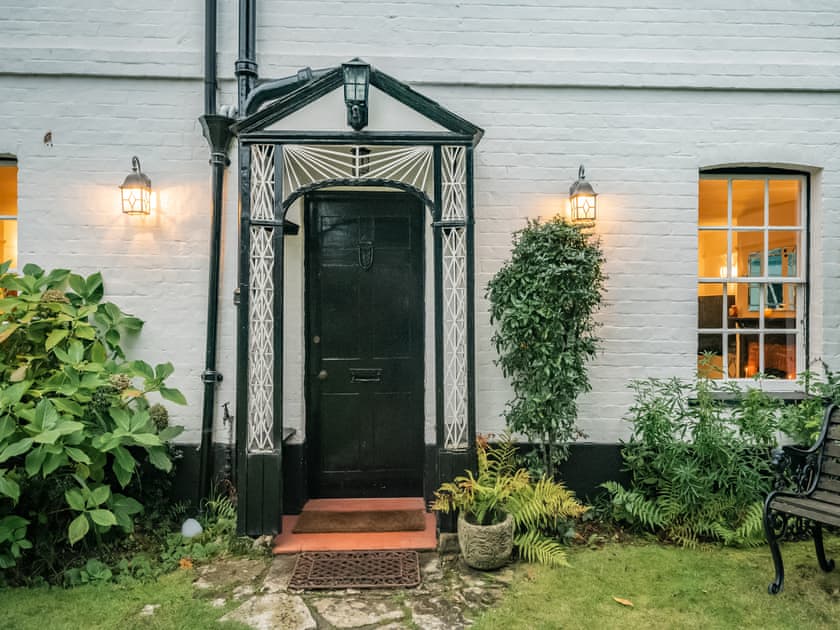 Exterior | Victoria Cottage, Mudeford, near Christchurch