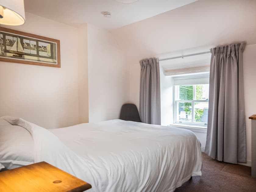 Double bedroom | Alexander Courtyard - Alexander Place, Inverness