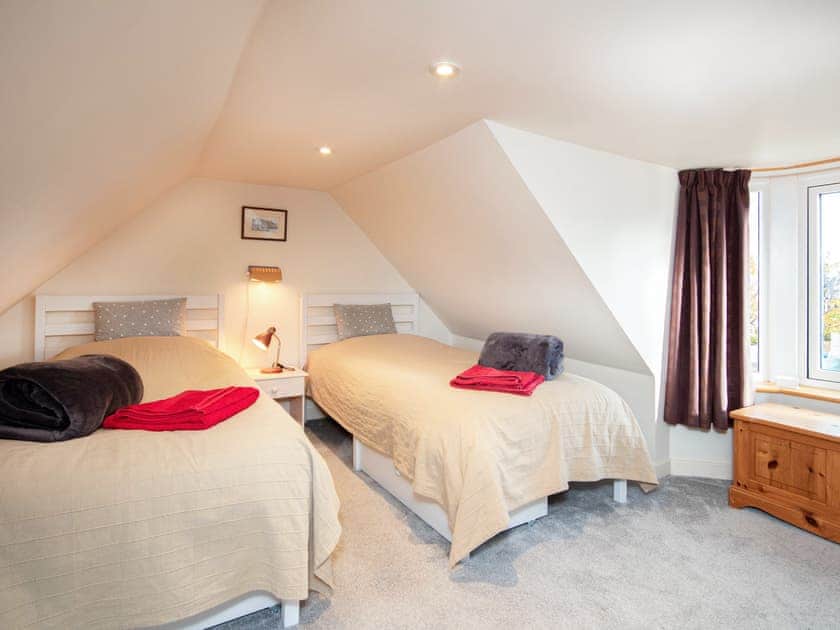 Twin bedroom | Isla’s Cottage, Nairn