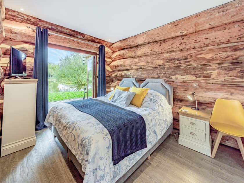 Double bedroom | Hollacombe Lodge, Hollacombe, near Crediton