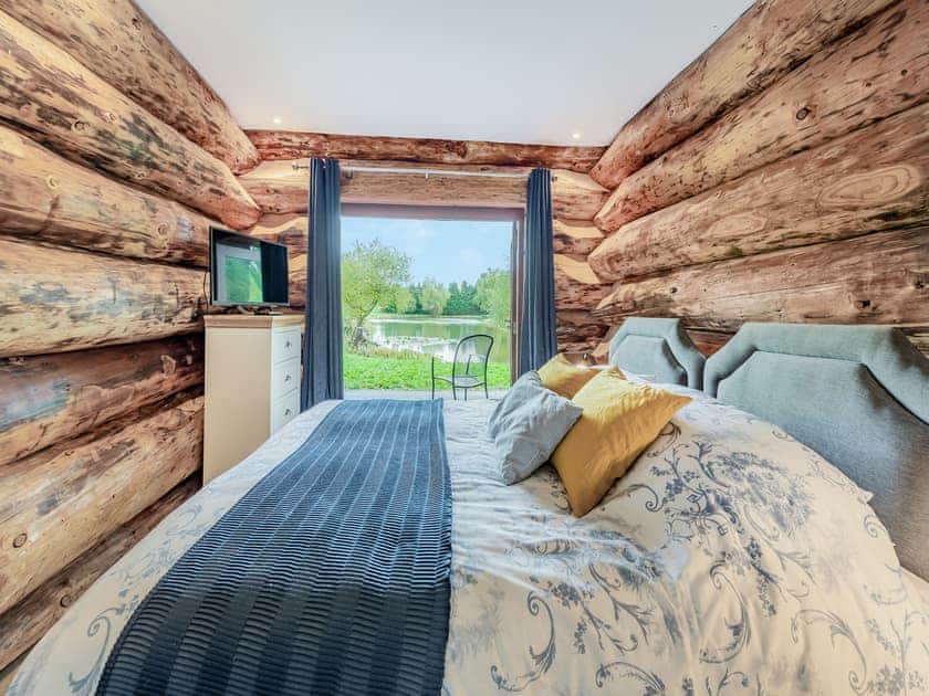 Double bedroom | Hollacombe Lodge, Hollacombe, near Crediton