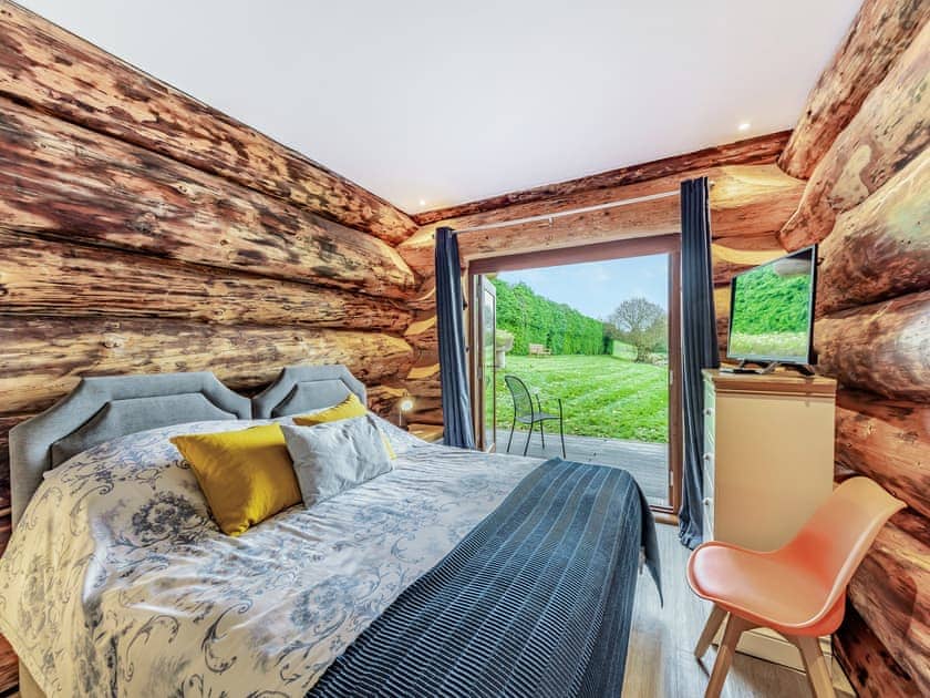 Double bedroom | Hollacombe Lodge, Hollacombe, near Crediton