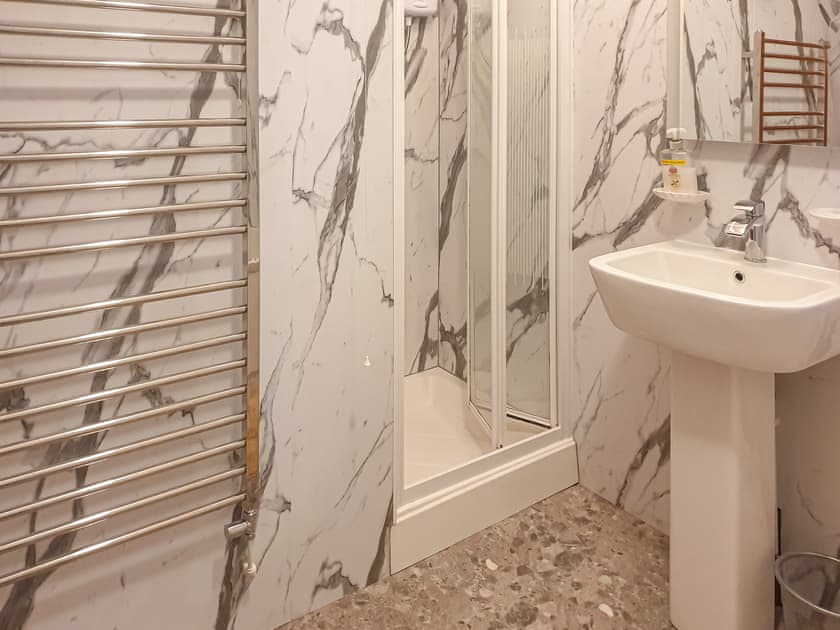 Bathroom | Ty Twt, Clynderwen