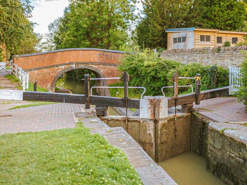 Grange Stables, Ratley
