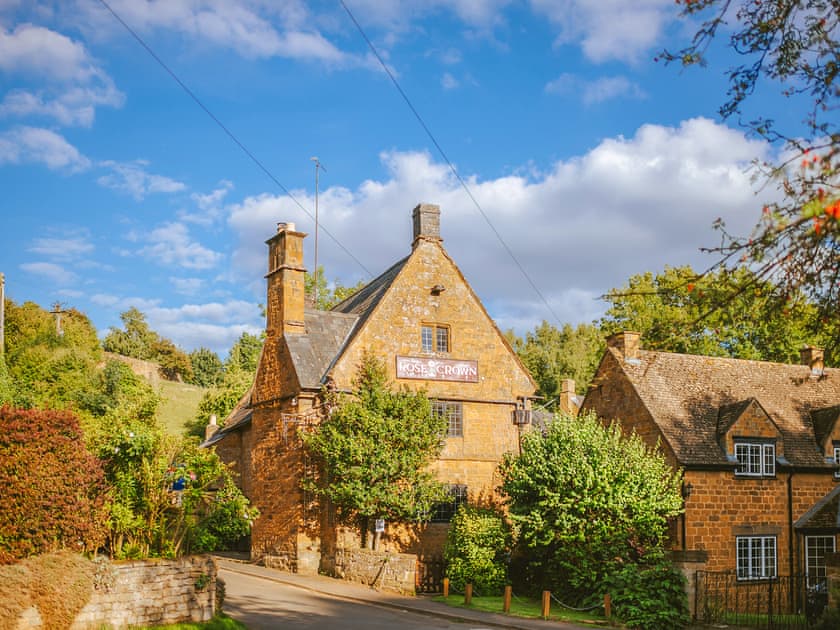 Grange Stables, Ratley