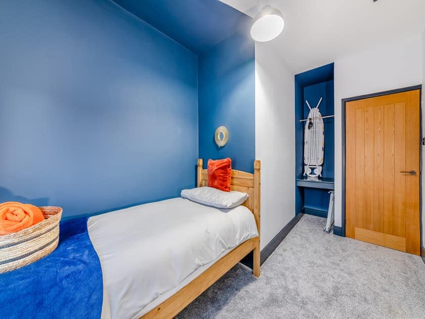 Single bedroom | Smuggler’s Cove, Amble