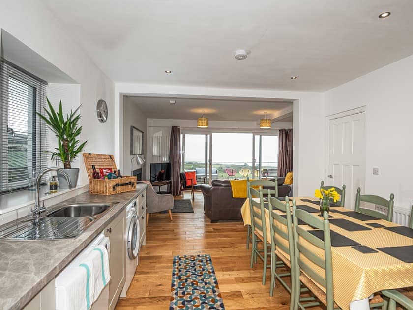 Sgwner View, Pwllheli