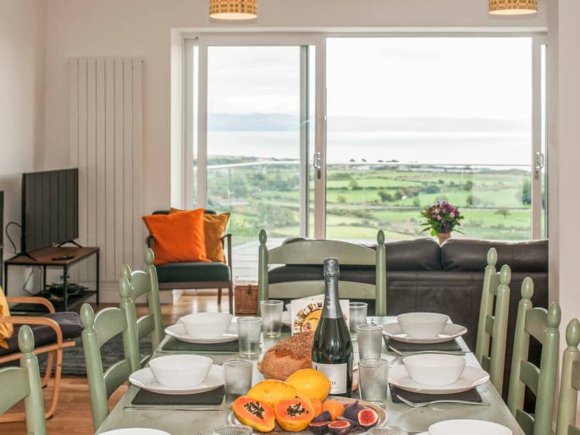 Sgwner View, Pwllheli